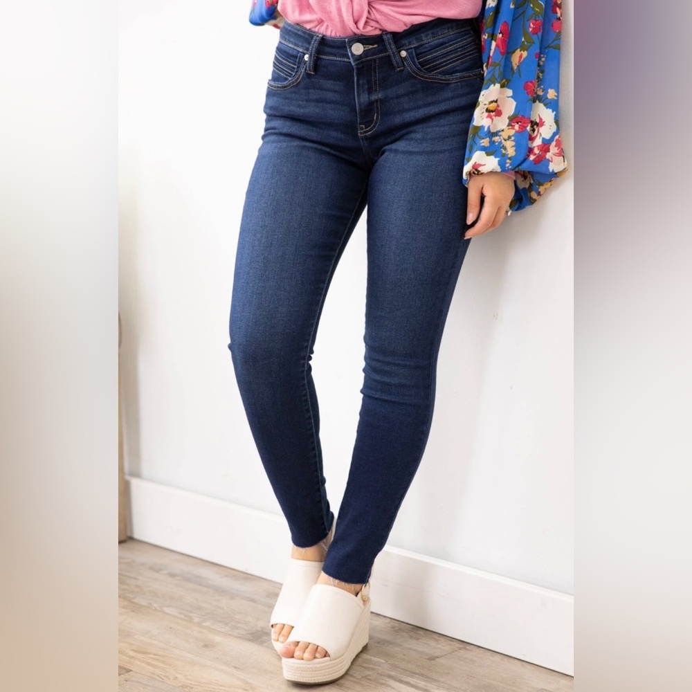 Kancan mid rise skinny jeans women’s 28/27‎ new with tags